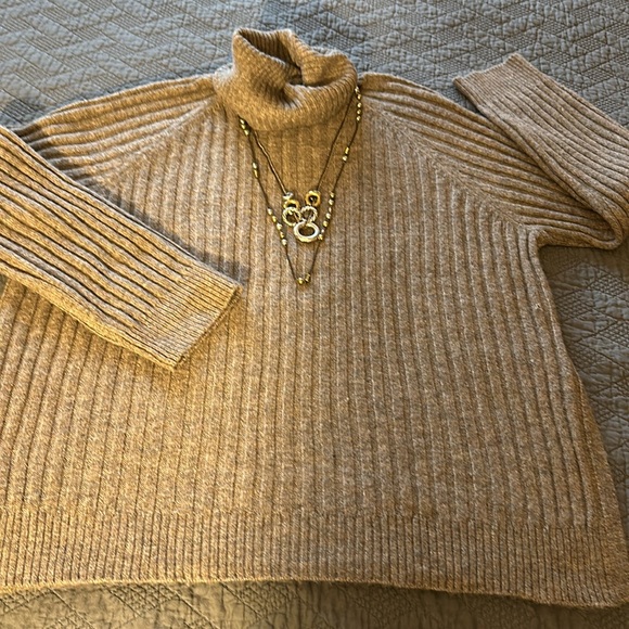 NWOT Dark Brownish Tan Oversized Medium Tunic Turtleneck Sweater - Picture 4 of 8